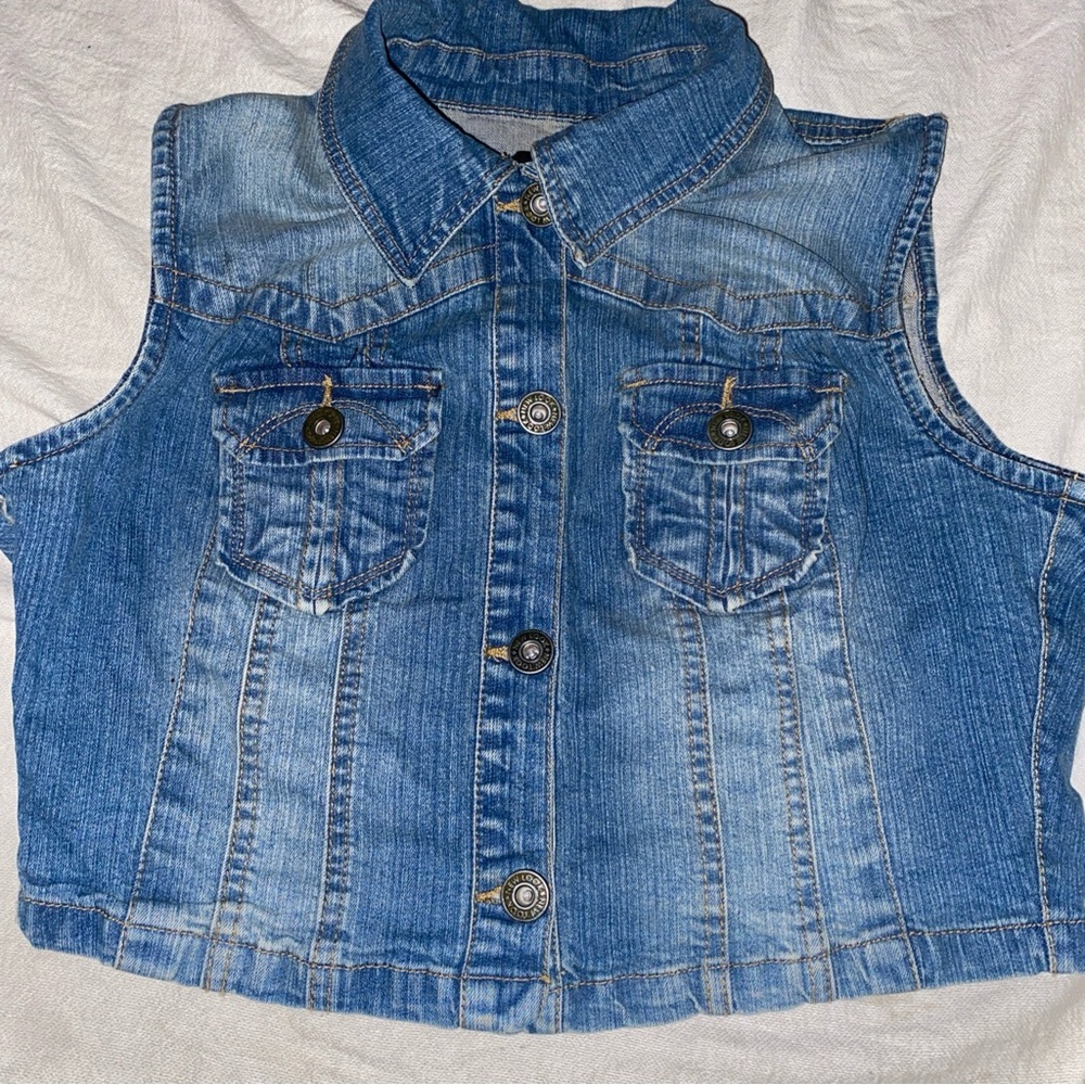 New Look- Women's Faded Blue Denim Vest- Size (L)